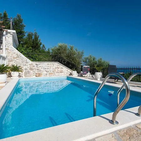 Holiday Villa Natura Vila *
