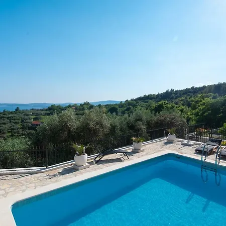 Holiday Villa Natura Vila *