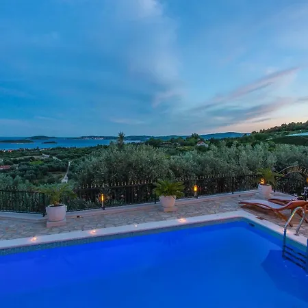 Vila Holiday Villa Natura *
