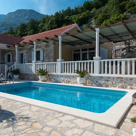 Holiday Villa Natura 别墅 奥瑞比克